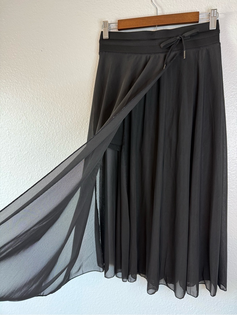 Halara High Waisted Drawstring Mesh 2-in-1 Midi Skirt Black Small